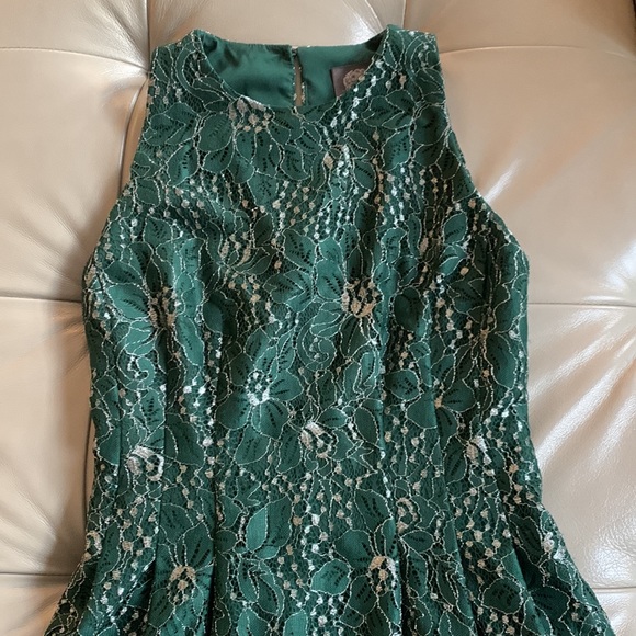 Vince Camuto Green Lace Jewel Neck Cocktail Dress - Picture 2 of 12